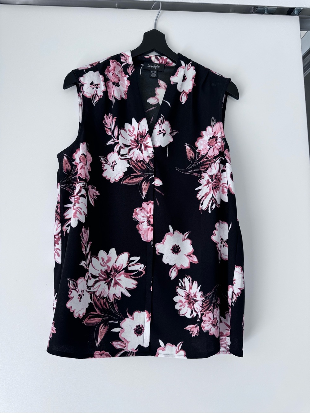 Silky sleeveless V-neck Blouse